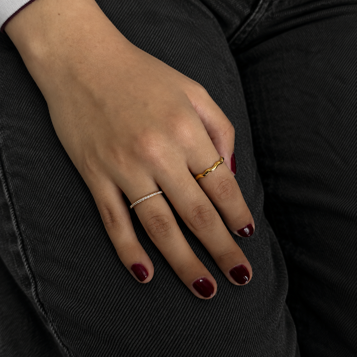 Gold Delicate Line Ring