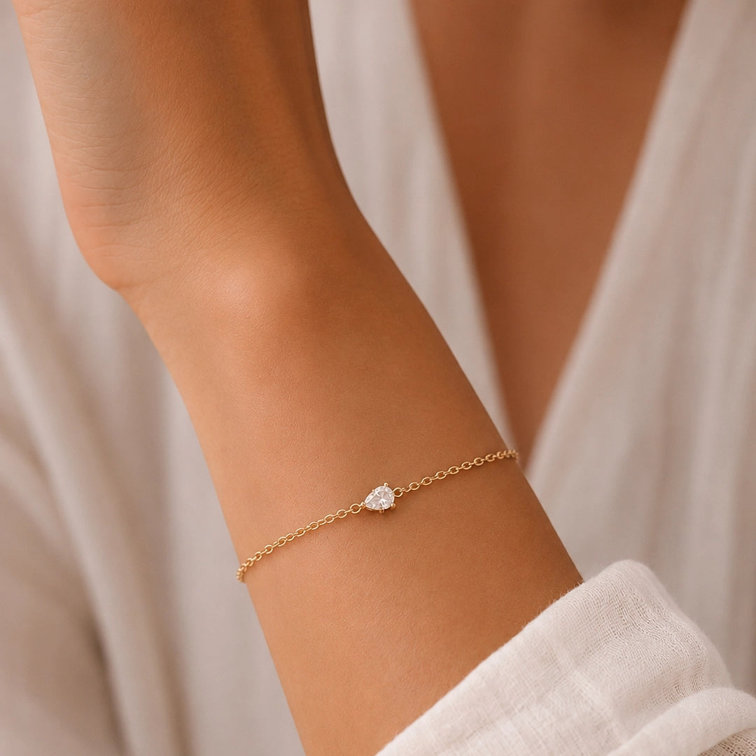 MAJESTIC TEARDROP BRACELET