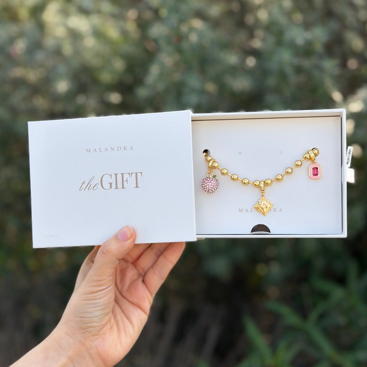 BLUSH GLOW CHARMS GIFT SET - SETS DE REGALO - Malandra Jewelry - SET173 EYHP14/EYHD95/EYHD102/EYHD109