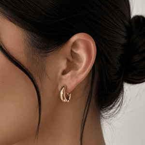 CHIC SLIM GLOW HOOPS - ARETES - Malandra Jewelry - EUWA466-JDE2407021