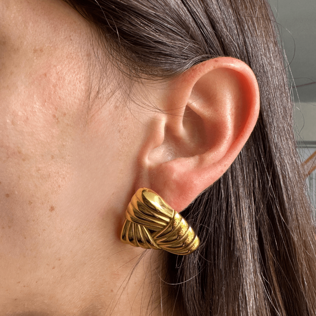 CHUNKY GOLD TRIANGLE EARRINGS - ARETES - Malandra Jewelry - EUWA168 - JDE2311081