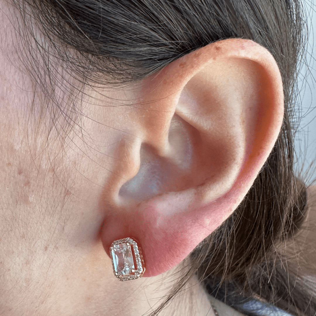 CRYSTAL GOLD BOLD EARRINGS - ARETES - Malandra Jewelry - ZWA58 - QX00878Y