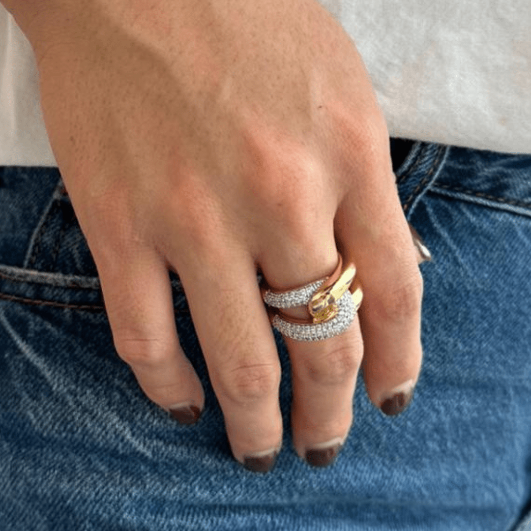 GOLD TWIST LUXE RING - ANILLOS - Malandra Jewelry - EVFR60.7-RBR2028GIR