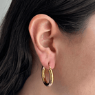 GOLDEN GLEAM HOOPS - ARETES - Malandra Jewelry - ZZA10 - E02430J