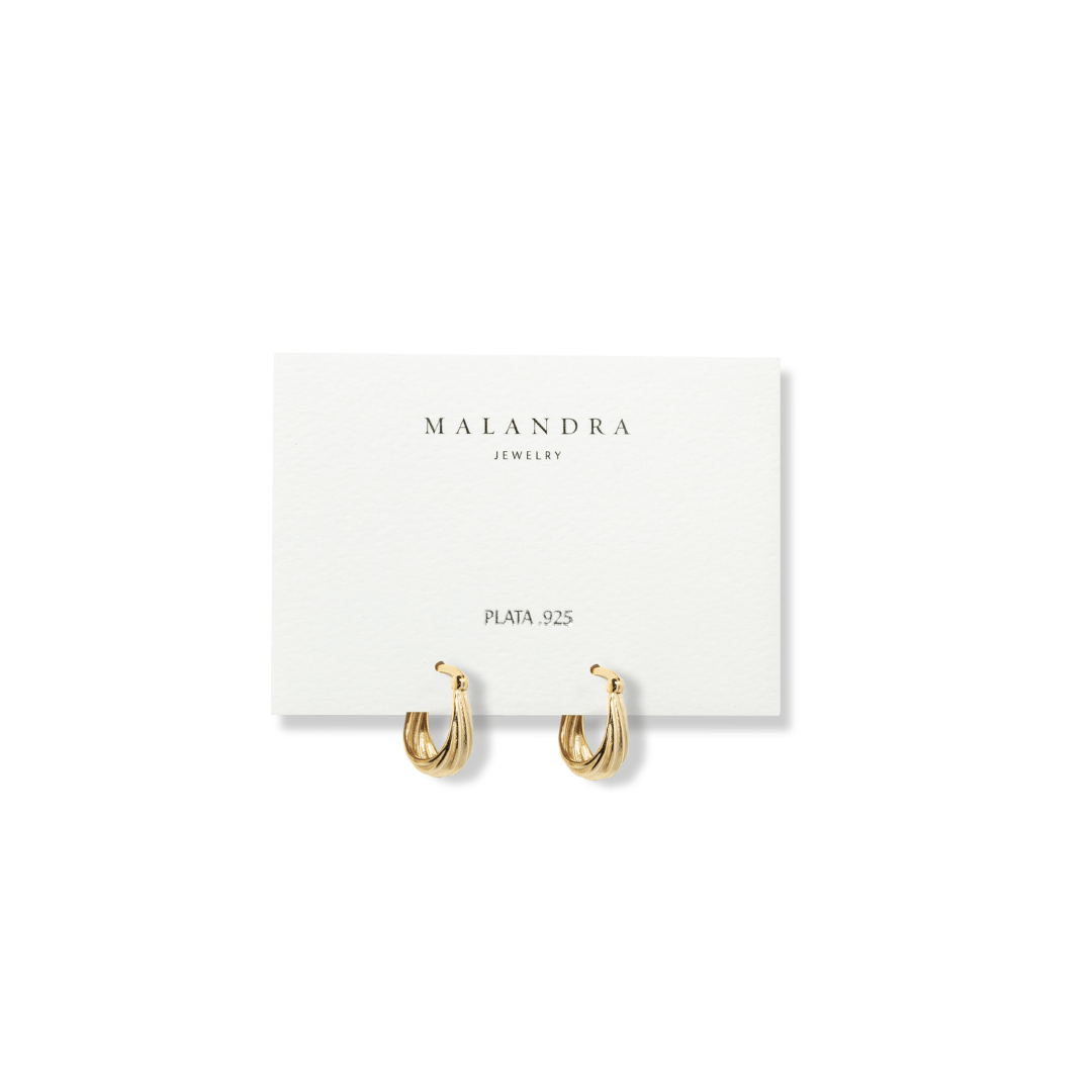 GOLDEN MILANO DRAPE HUGGIES - ARETES - Malandra Jewelry - EAWA131-AAE815-2