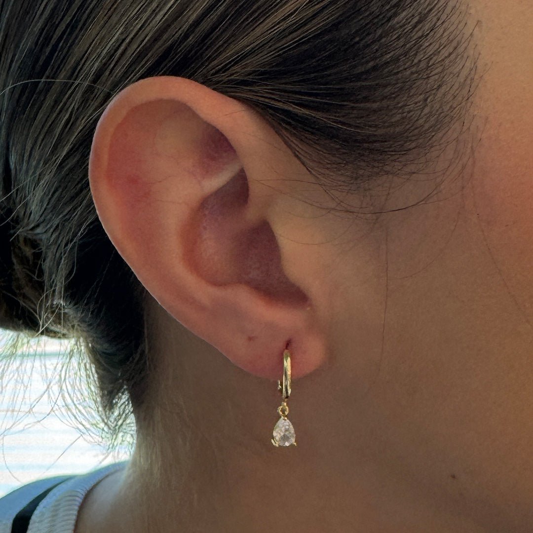 GOLDEN SPARK DROP HUGGIES - ARETES - Malandra Jewelry - AA1386 - D43781