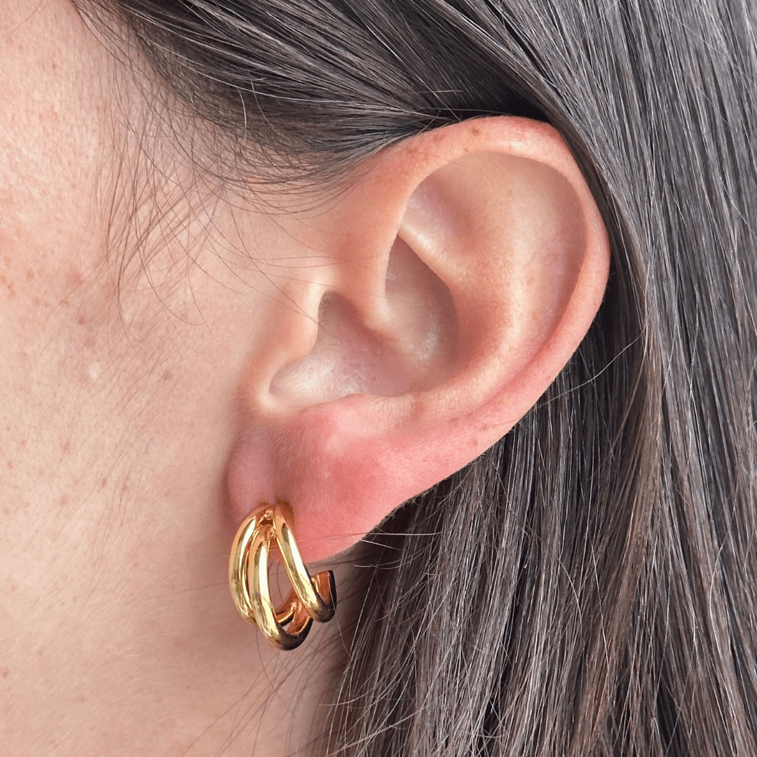 GOLDEN TRIPLE GLOW HOOPS - ARETES - Malandra Jewelry - ZWA8 - QX02721YE