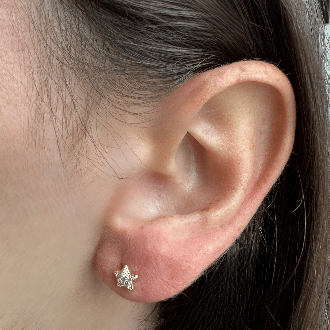 GOLDEN TWINKLE STAR EARRINGS - ARETES - Malandra Jewelry - ZWA21 - QX00885Y