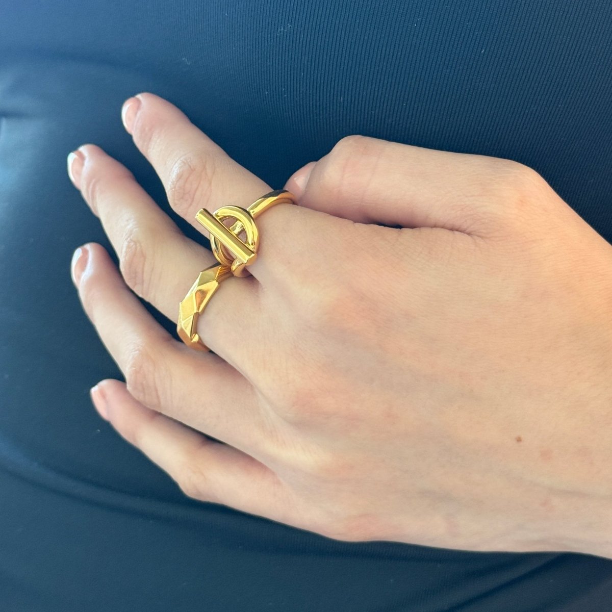 LINKED GOLDEN RING - ANILLOS - Malandra Jewelry - EVFR45.6 - 0890 - 0025A