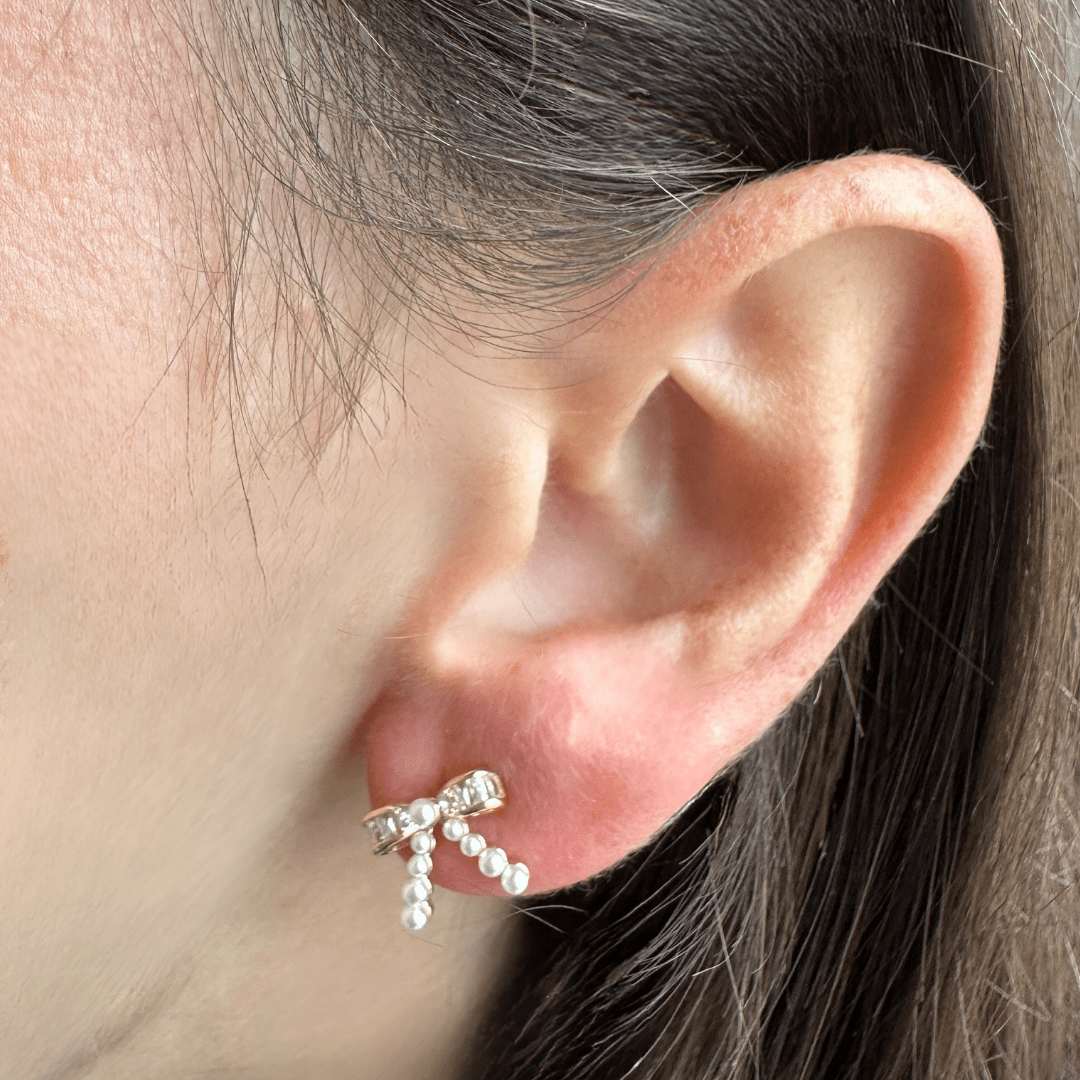 LOVELY PEARL BOW EARRINGS - ARETES - Malandra Jewelry - ZWA3 - QX02784Y