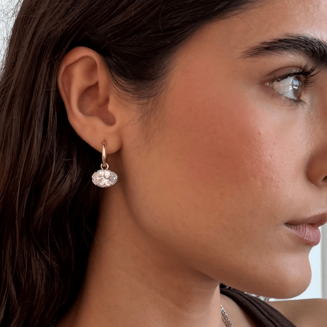 Luxe Oval Glow Hoops - ARETES - Malandra Jewelry - LGA32-E-D15060