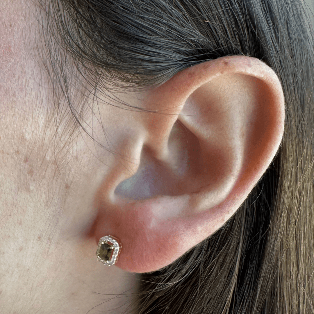 OLIVE GLIMMER EARRINGS - ARETES - Malandra Jewelry - ZWA34.V - QX03426Y