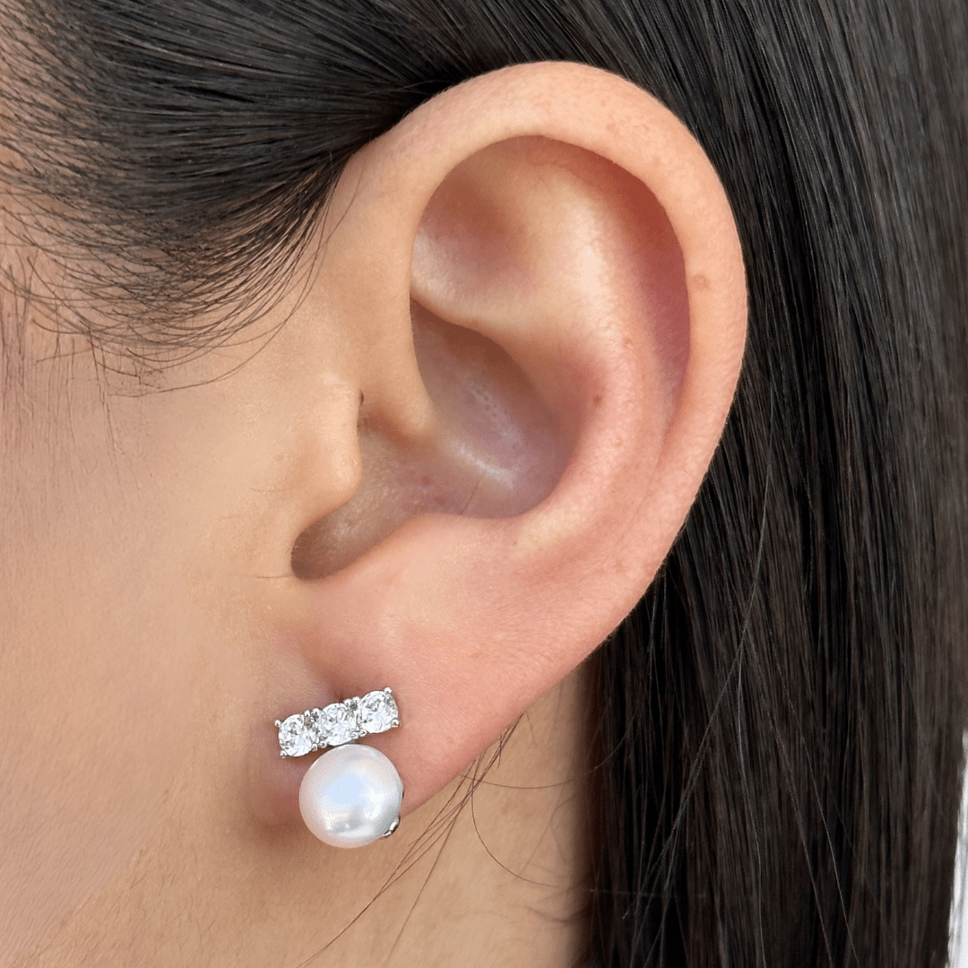 PEARL SILVER GLOW STUDS - ARETES - Malandra Jewelry - ZWA24.P-QX02249CY
