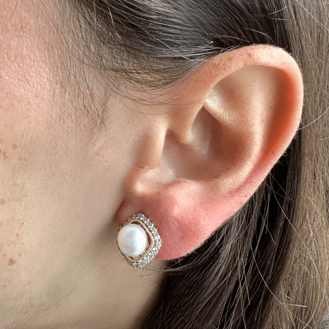 ROYAL PEARL CLIP EARRINGS - ARETES - Malandra Jewelry - ZWA26 - QX01029CJ