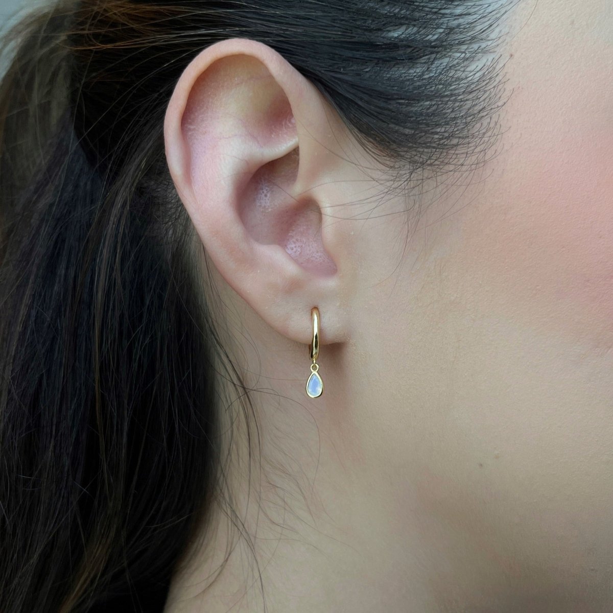 SERENA OPAL DROP HUGGIES - ARETES - Malandra Jewelry - EAWA41-MME0131