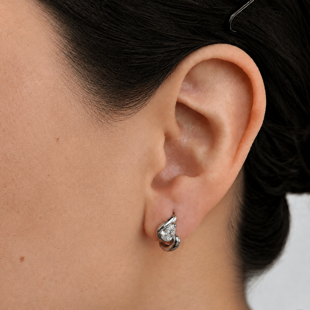 Silver Flare Drop Huggies - ARETES - Malandra Jewelry - EUWA608.P-JDE0312229-S