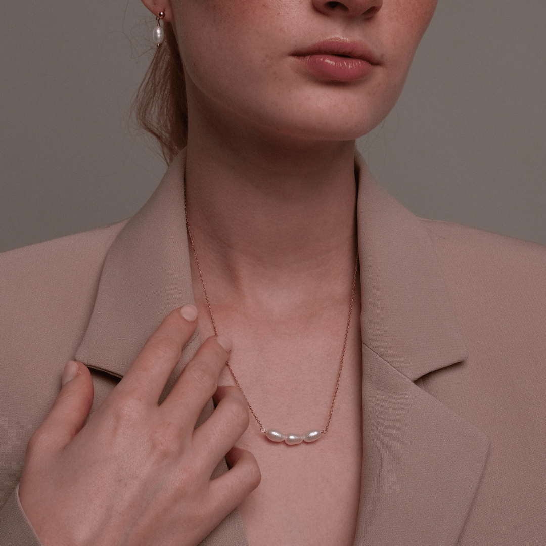 SKINNY TRIPLE PEARL NECKLACE - COLLARES - Malandra Jewelry - TC2100