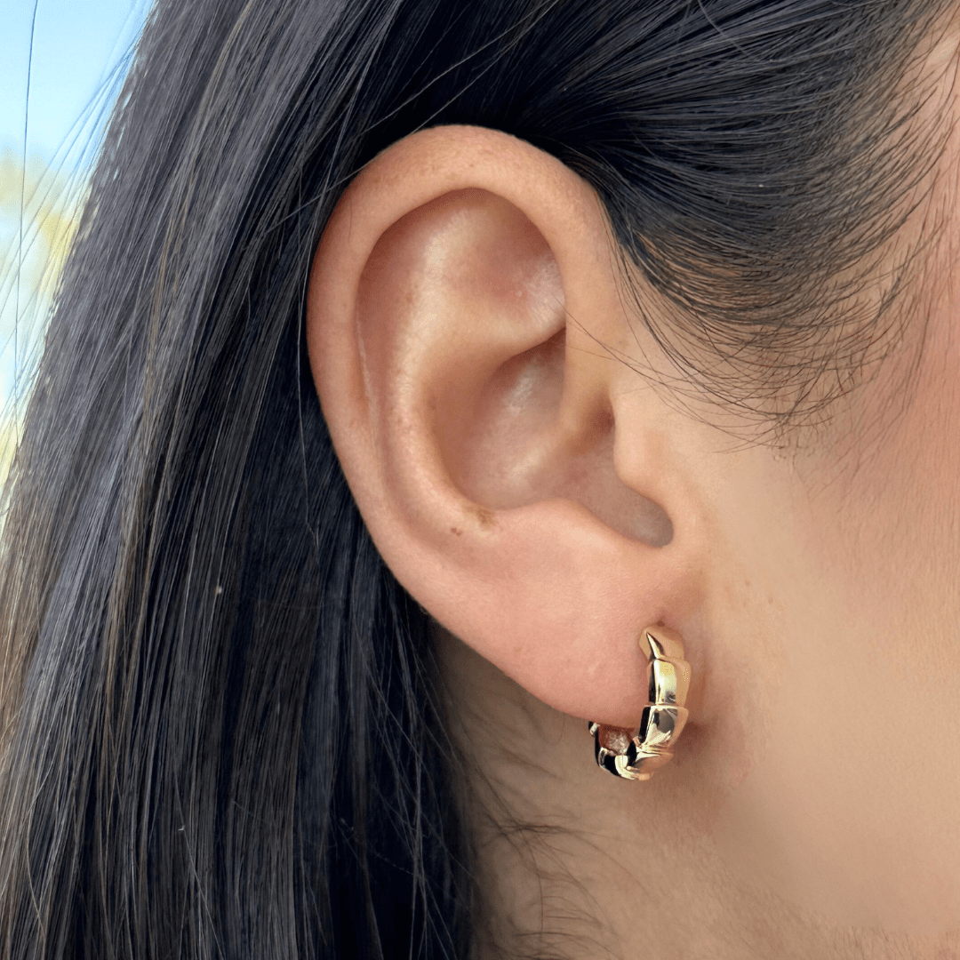 THE GOLD TEXTURED HOOPS - ARETES - Malandra Jewelry - ZWA111-QX06472