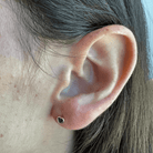 TINY GREEN HEART STUDS - ARETES - Malandra Jewelry - ZWA28.V - QX00861YX