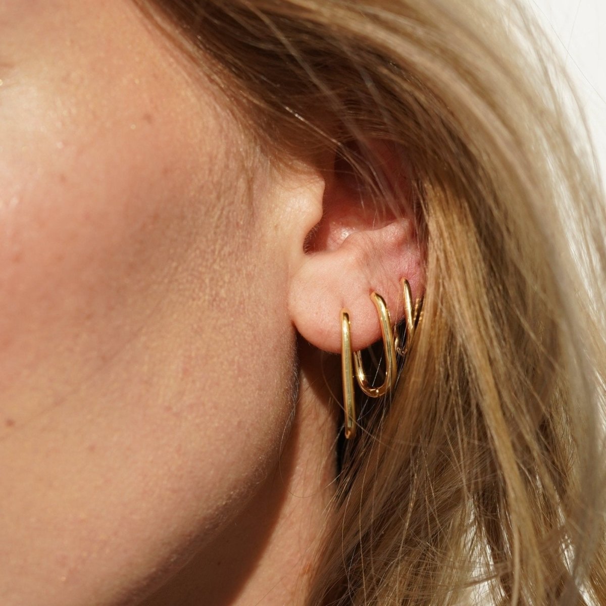 CLIP HUGGIES MEDIUM - ARETES - Malandra Jewelry - AA1255
