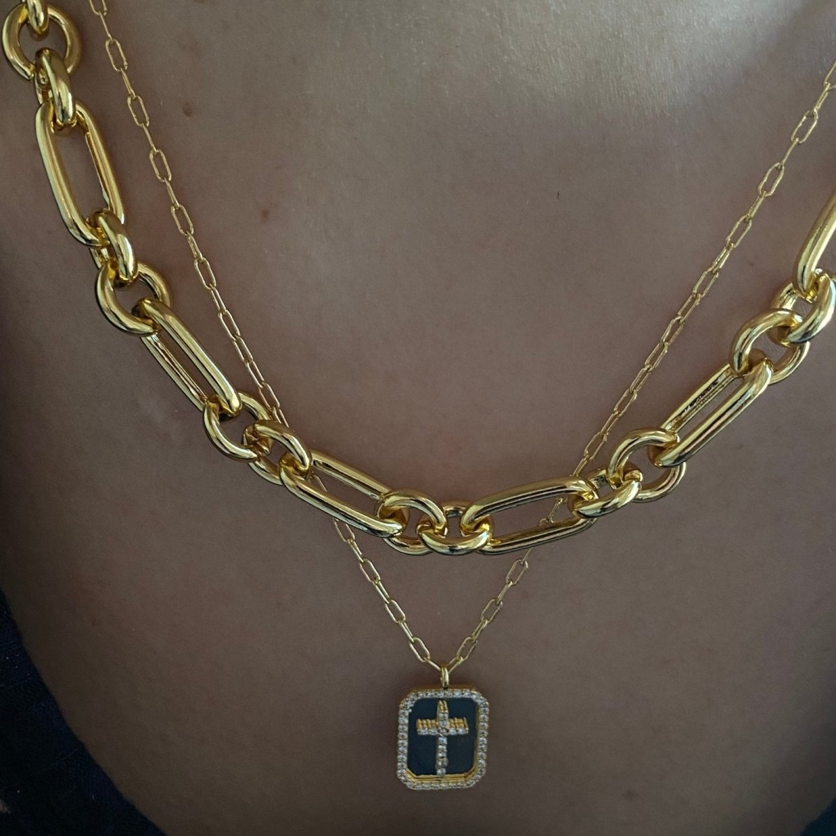 CROSS SPARK MEDAL NECKLACE - COLLARES - Malandra Jewelry - XMC34 - 94485N