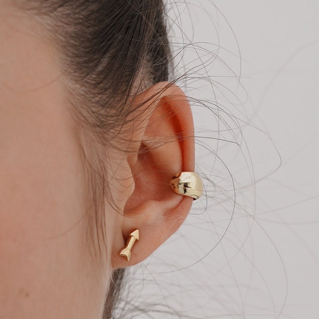 CUPID GOLDEN ARROWS STUDS - ARETES - Malandra Jewelry - VCA183