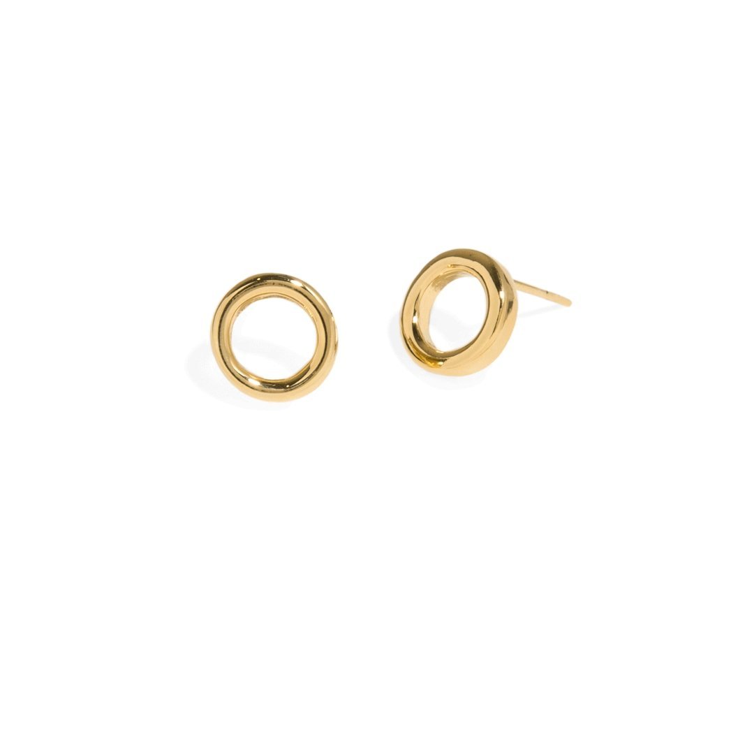 ESSENTIAL GOLDEN CIRCLE STUDS - ARETES - Malandra Jewelry - VCA168