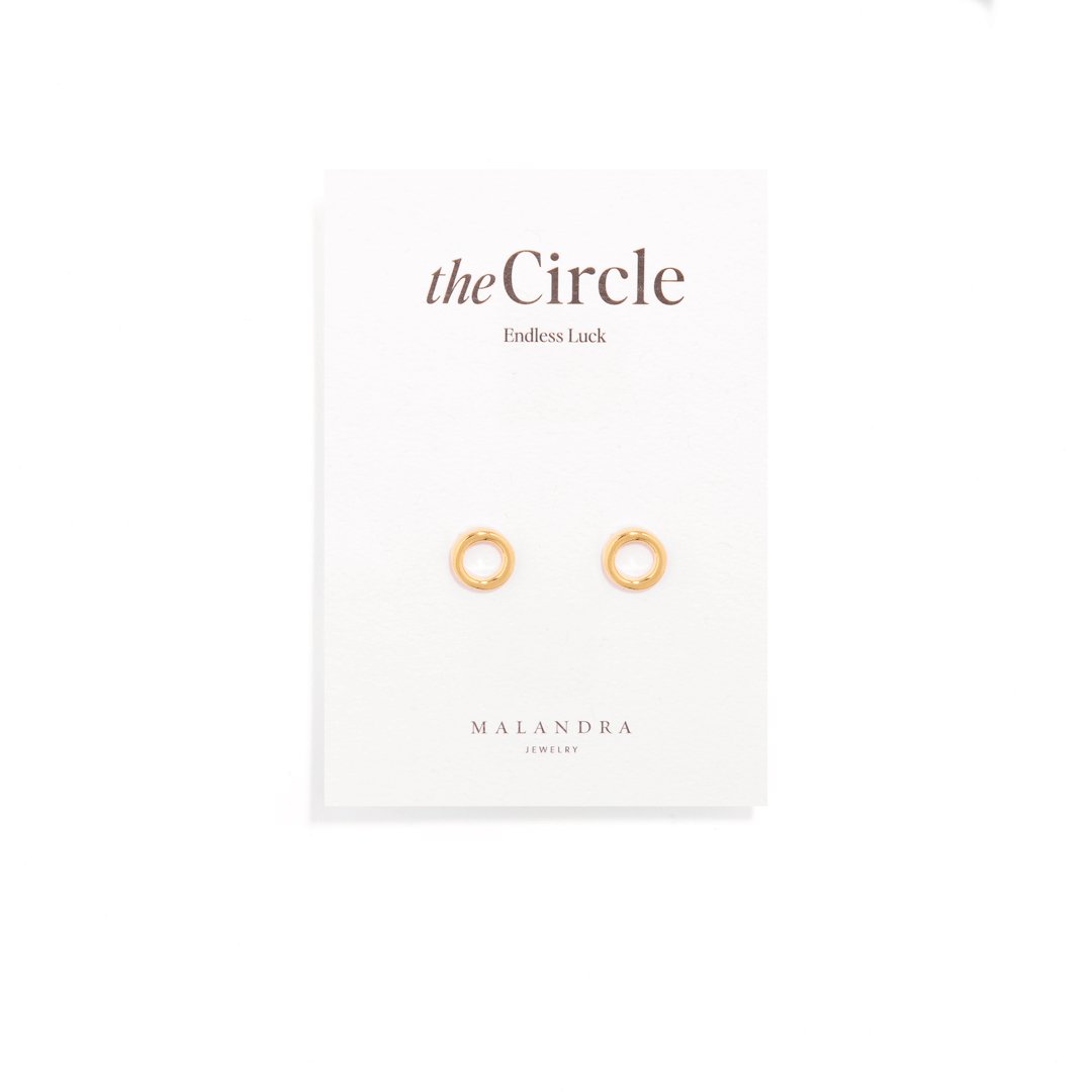 ESSENTIAL GOLDEN CIRCLE STUDS - ARETES - Malandra Jewelry - VCA168