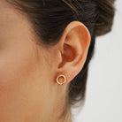 ESSENTIAL GOLDEN CIRCLE STUDS - ARETES - Malandra Jewelry - VCA168