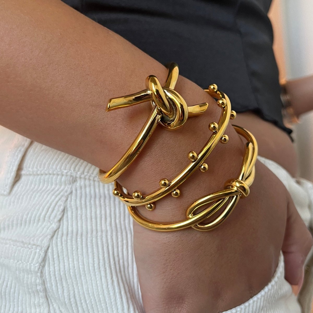 GOLDEN KNOT CUFF - PULSERAS - Malandra Jewelry - EVFP15 - BAB0241G