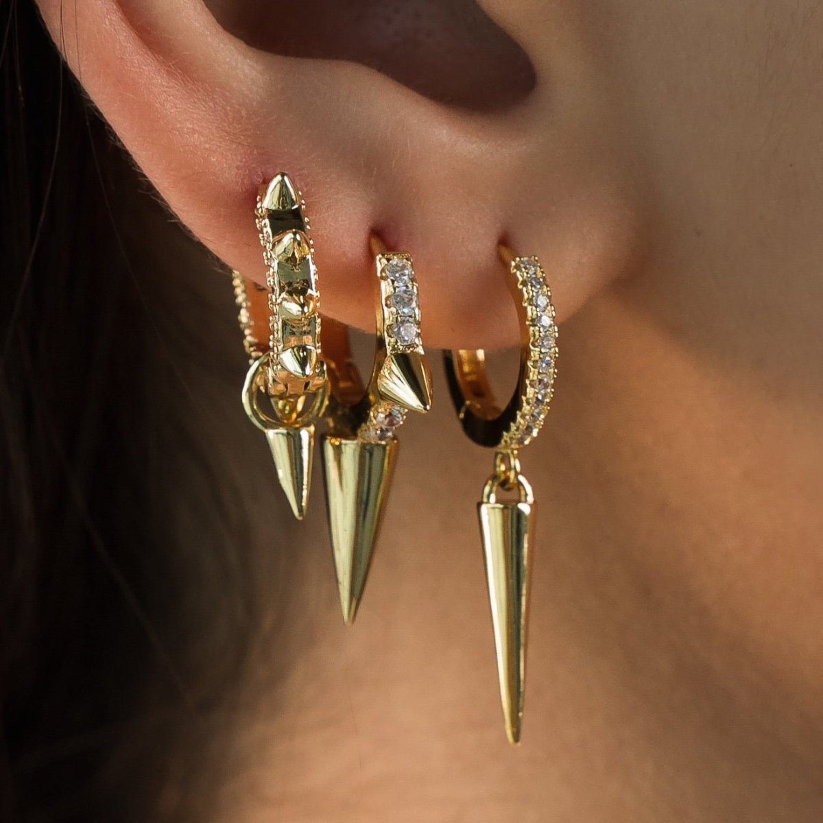 LONG PENDULUM HUGGIES - ARETES - Malandra Jewelry - AA971