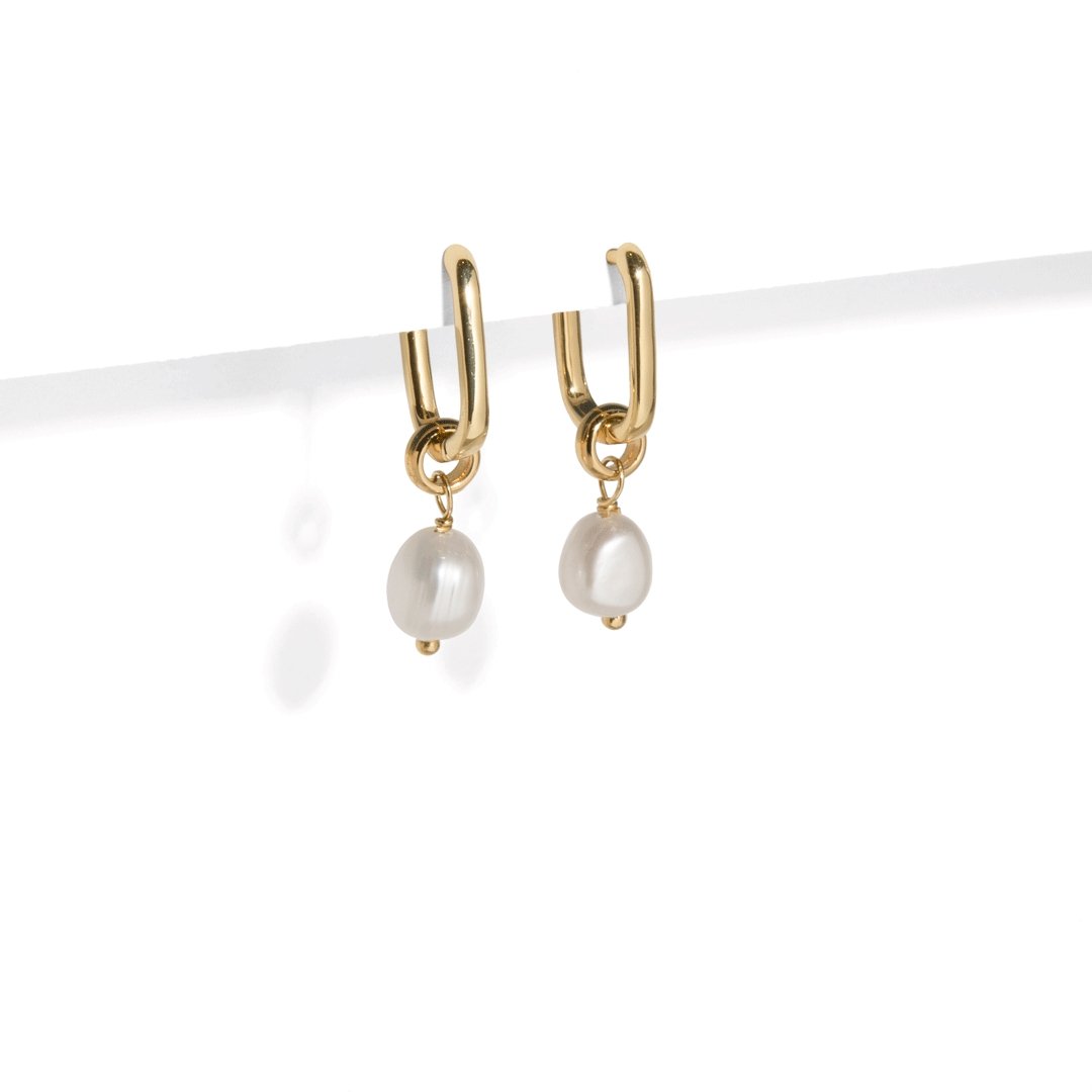 PEARL CHARMS CLIP HUGGIES - ARETES - Malandra Jewelry - TA1166