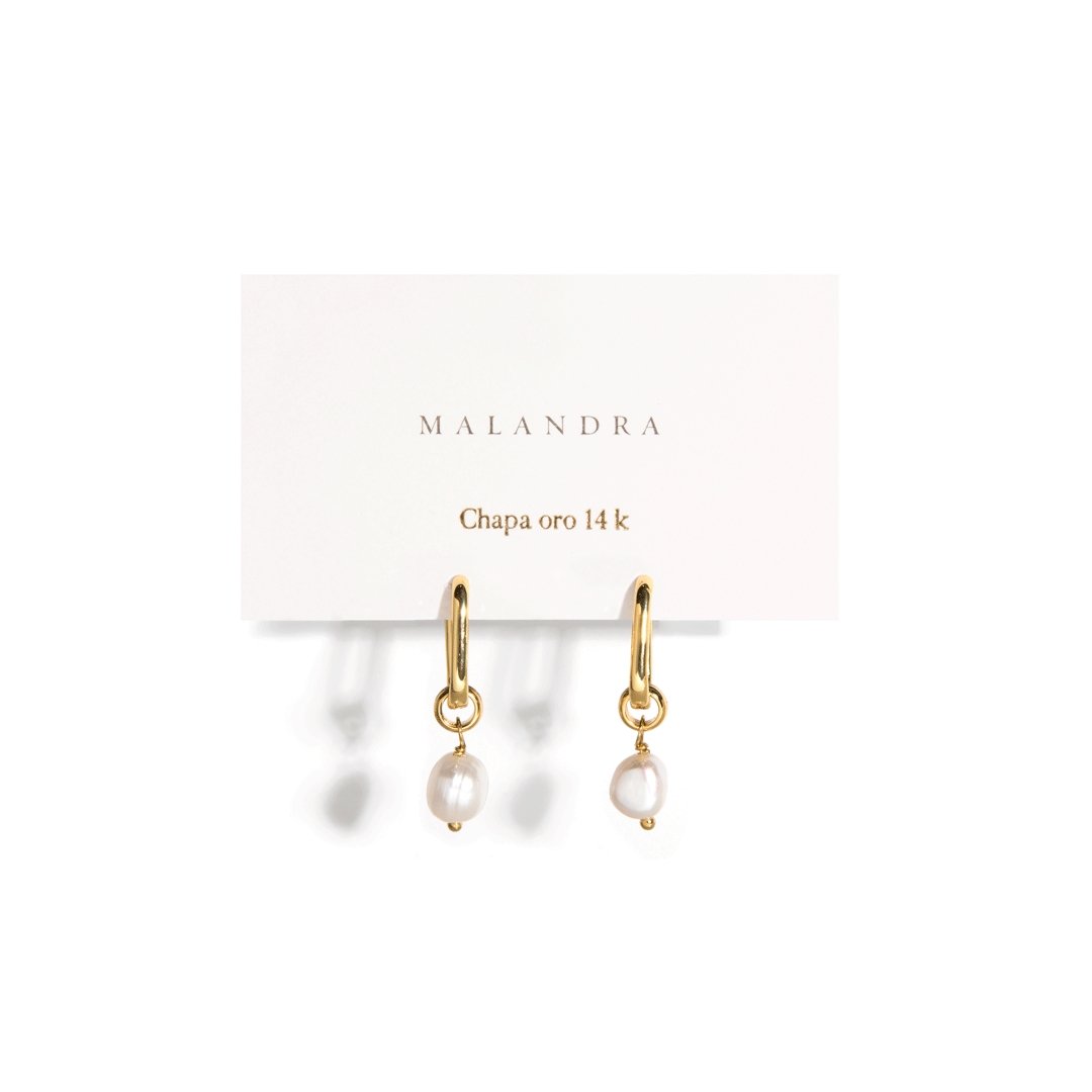 PEARL CHARMS CLIP HUGGIES - ARETES - Malandra Jewelry - TA1166