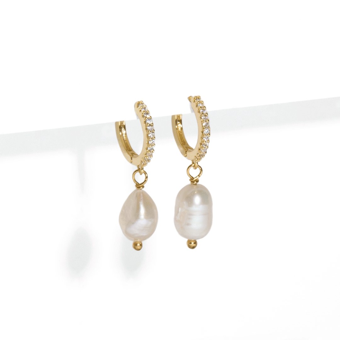 PEARL PENDANT HUGGIES - ARETES - Malandra Jewelry - TA718