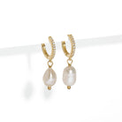 PEARL PENDANT HUGGIES - ARETES - Malandra Jewelry - TA718