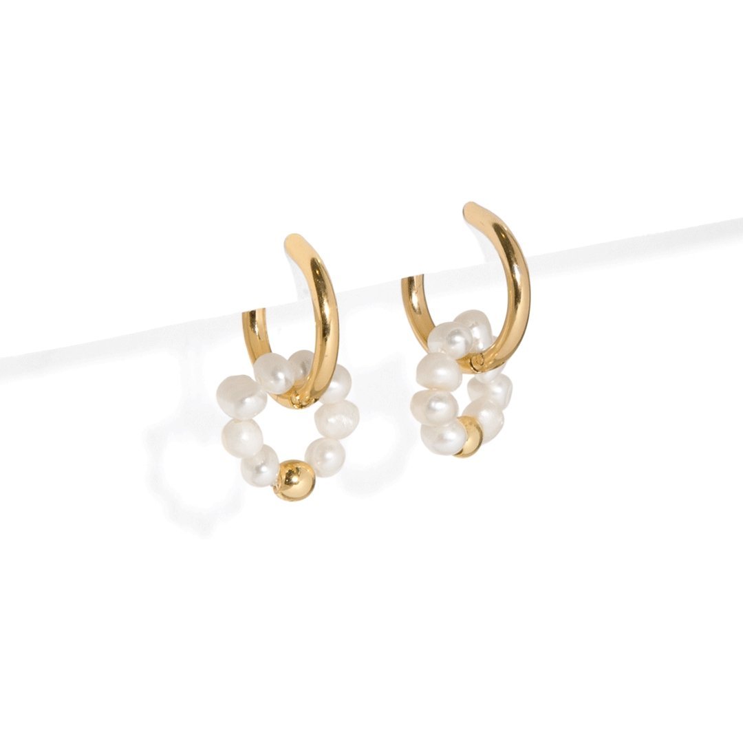 PEARLS LOOP GOLDEN HUGGIES - ARETES - Malandra Jewelry - TA794