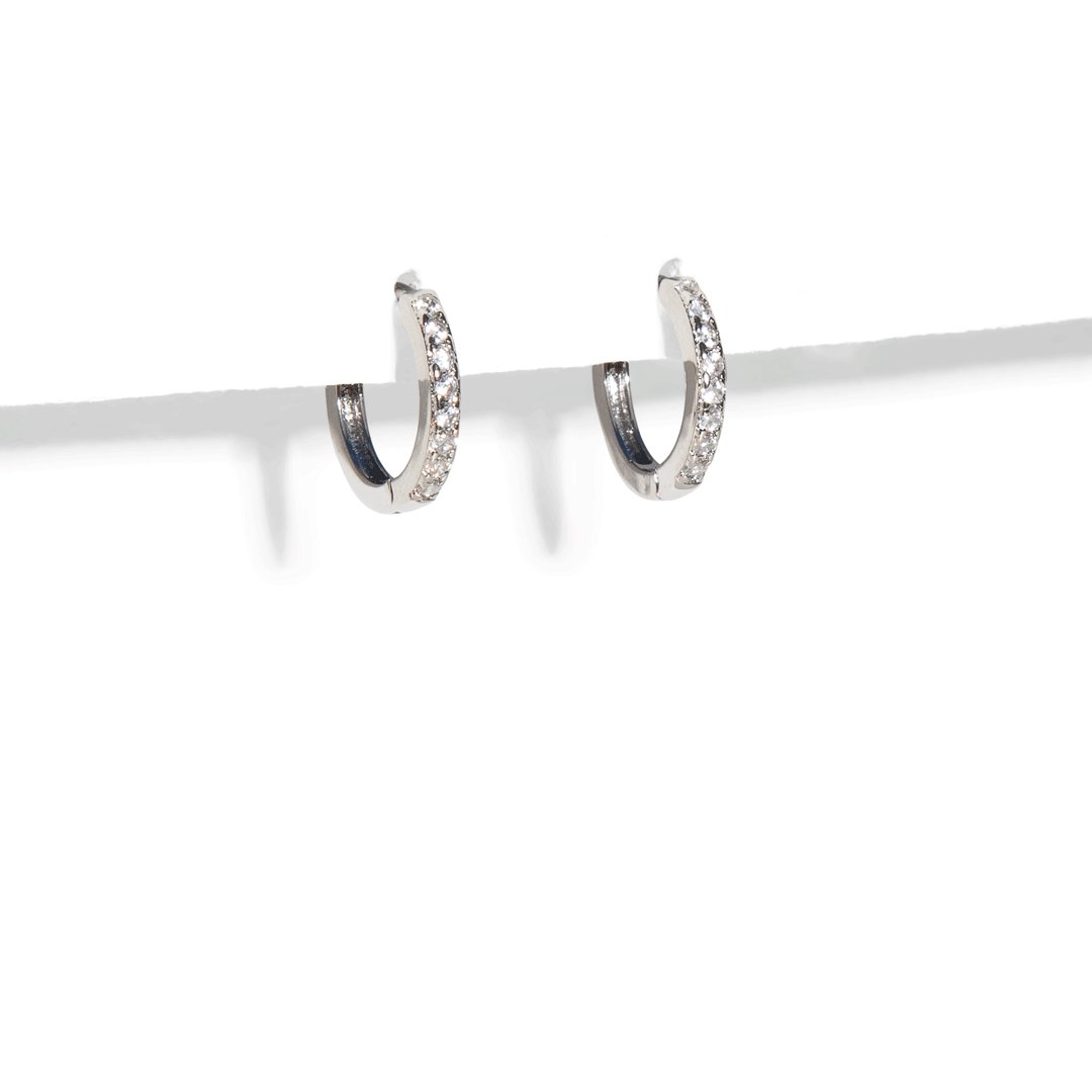 SILVER SPARK EVERYDAY HUGGIES - ARETES - Malandra Jewelry - TA1262