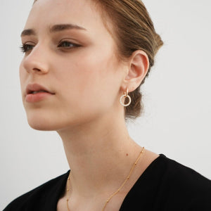 SPARK CIRCLE GOLDEN HOOPS - ARETES - Malandra Jewelry - FBA230