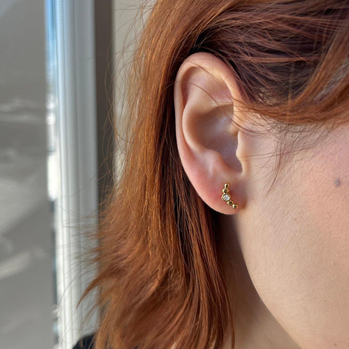 SPARK CROISSANT STUDS - ARETES - Malandra Jewelry -