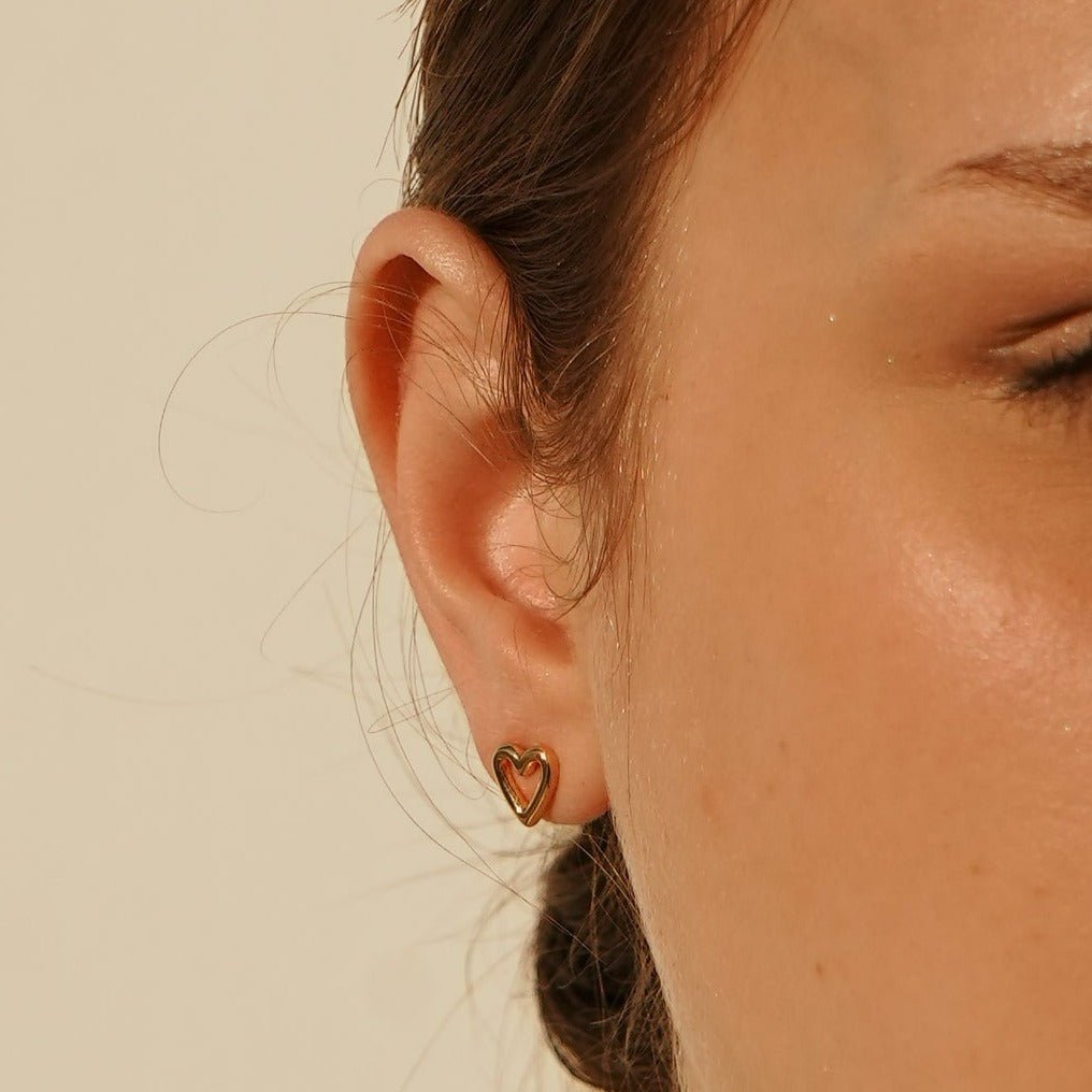 SWEET HEART STUDS - ARETES - Malandra Jewelry - VCA136