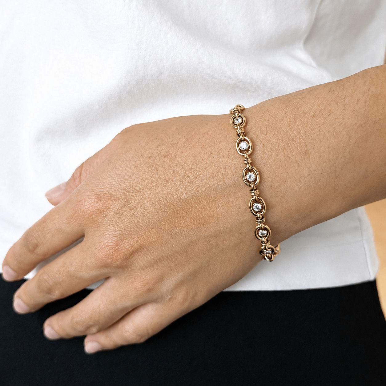 CHIC ROUND ZIRCONIA BRACELET