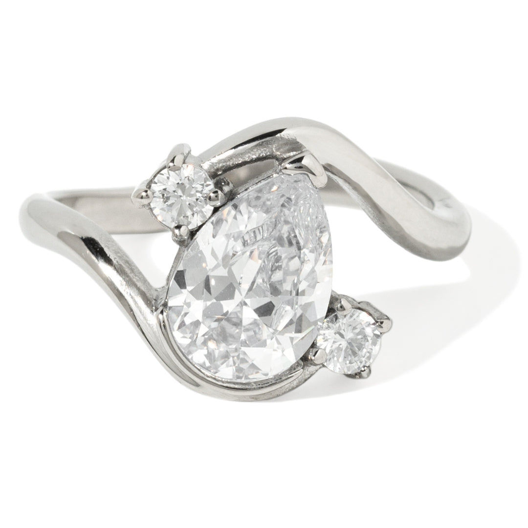 LUSTER SILVER DROP RING