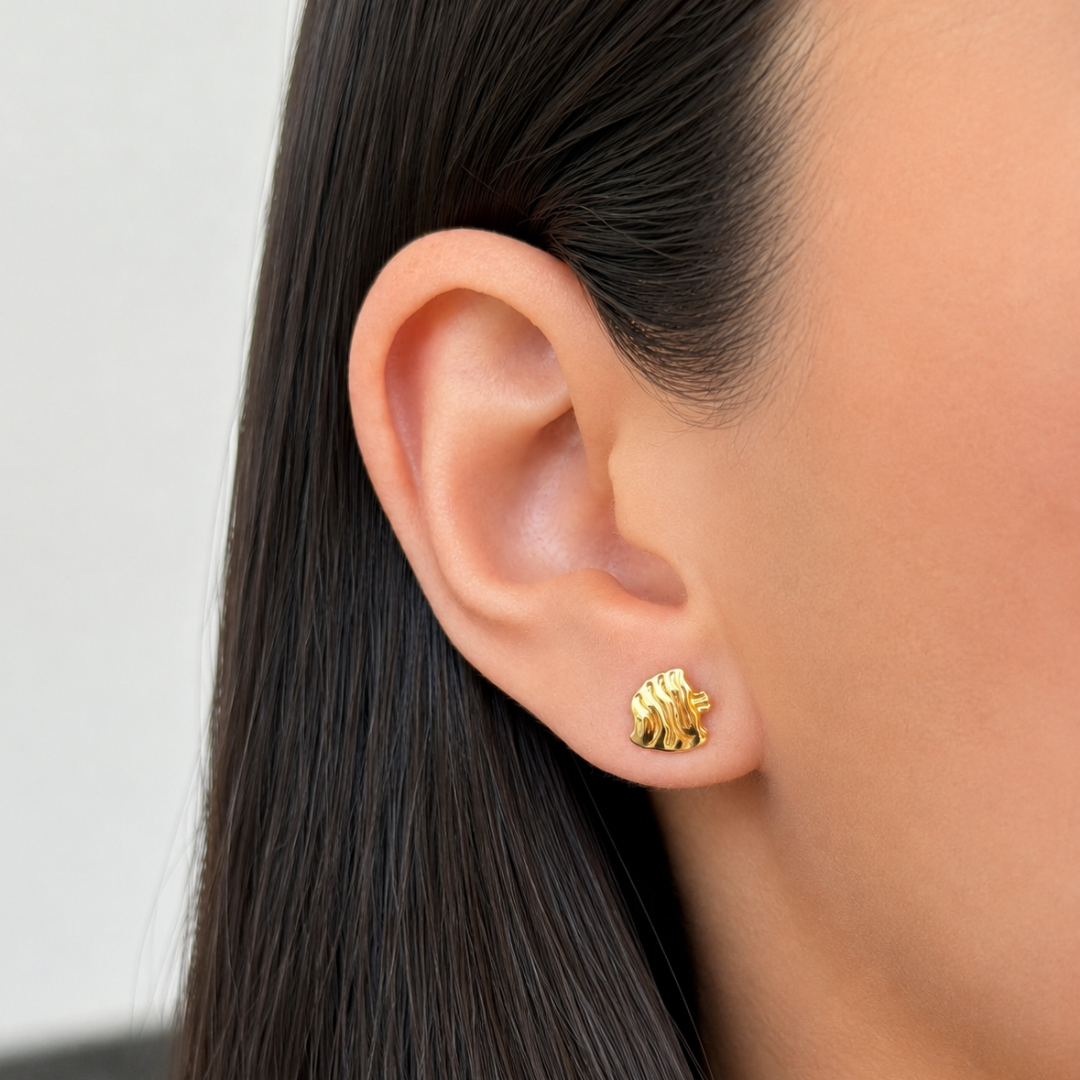 SCULPTED GOLD FISH STUDS