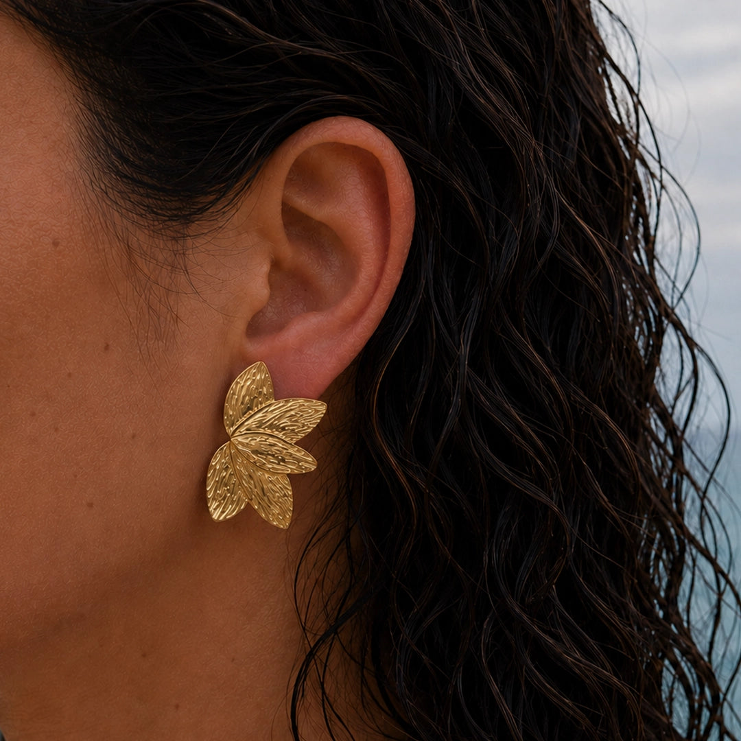 WILDFLOWER GLOW STUDS