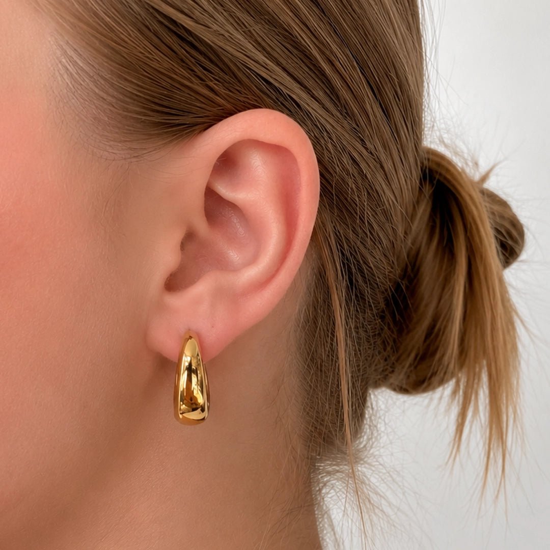 ALLURE SMALL FOLD HOOPS - ARETES - Malandra Jewelry - EUWA515-JDE0305017-14