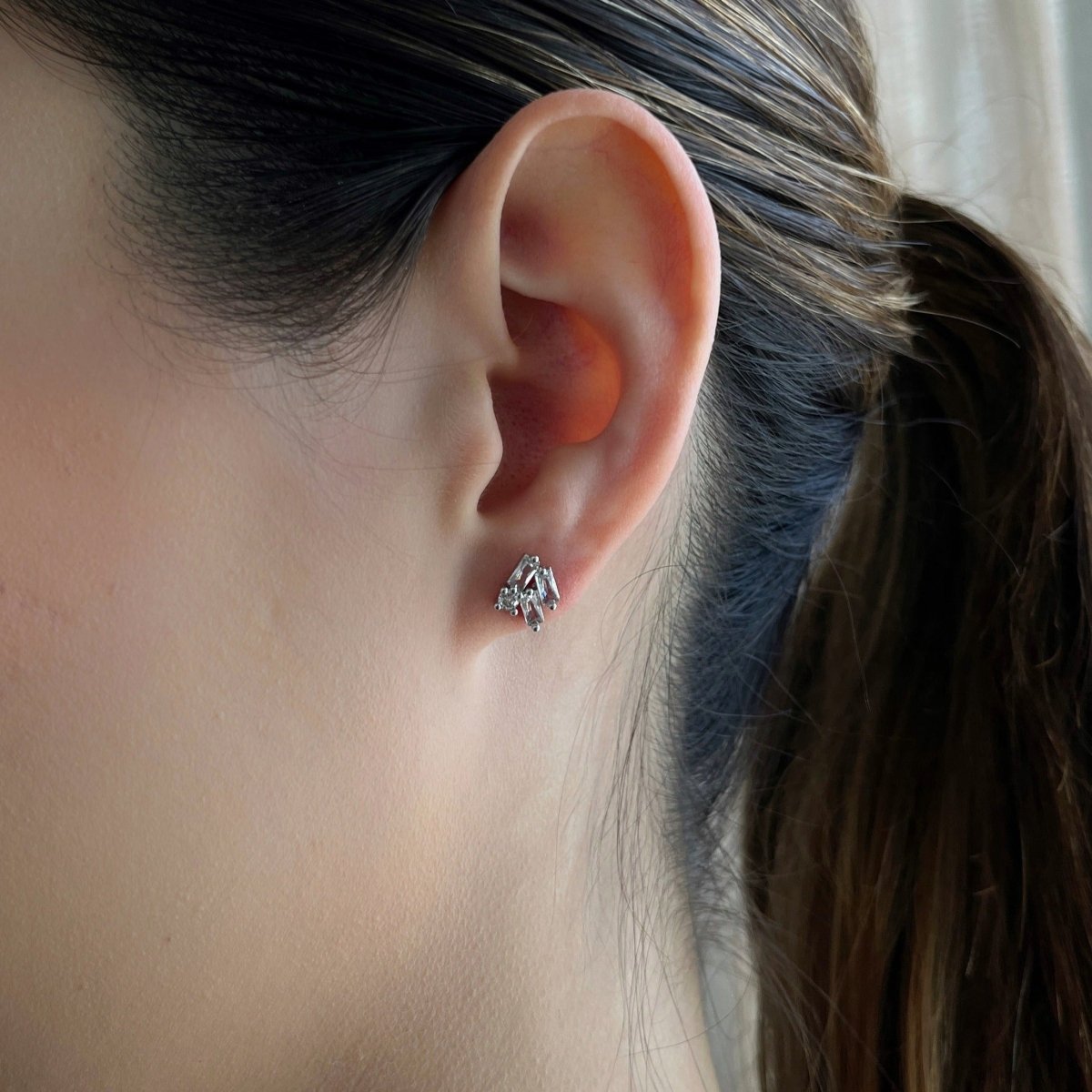 ASYMMETRIC EMERALD SILVER STUDS - ARETES - Malandra Jewelry - AA1301.P-M28212