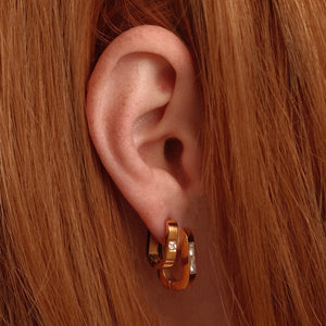 AURUM CRYSTAL EDGE HUGGIES - ARETES - Malandra Jewelry - EYHA89-MODEL  3 EARRING