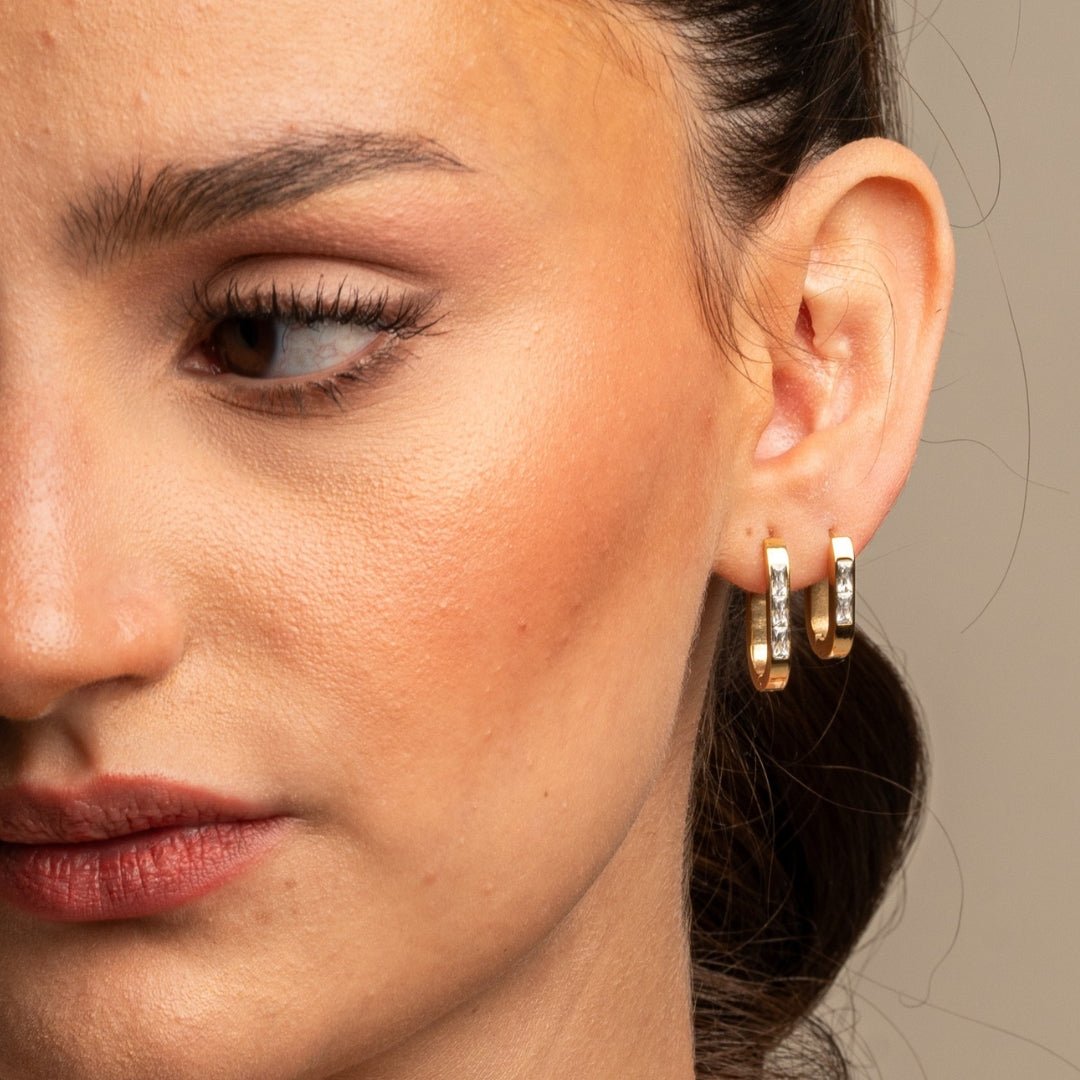 AURUM DUAL LUMEN HUGGIES - ARETES - Malandra Jewelry - EYHA88-MODEL  2 EARRING