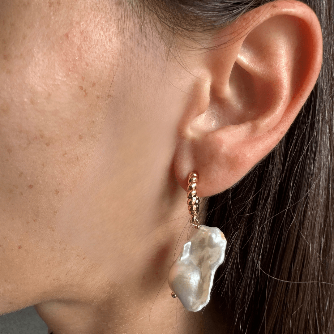 BAROQUE PEARL HOOPS - ARETES - Malandra Jewelry - TA1963
