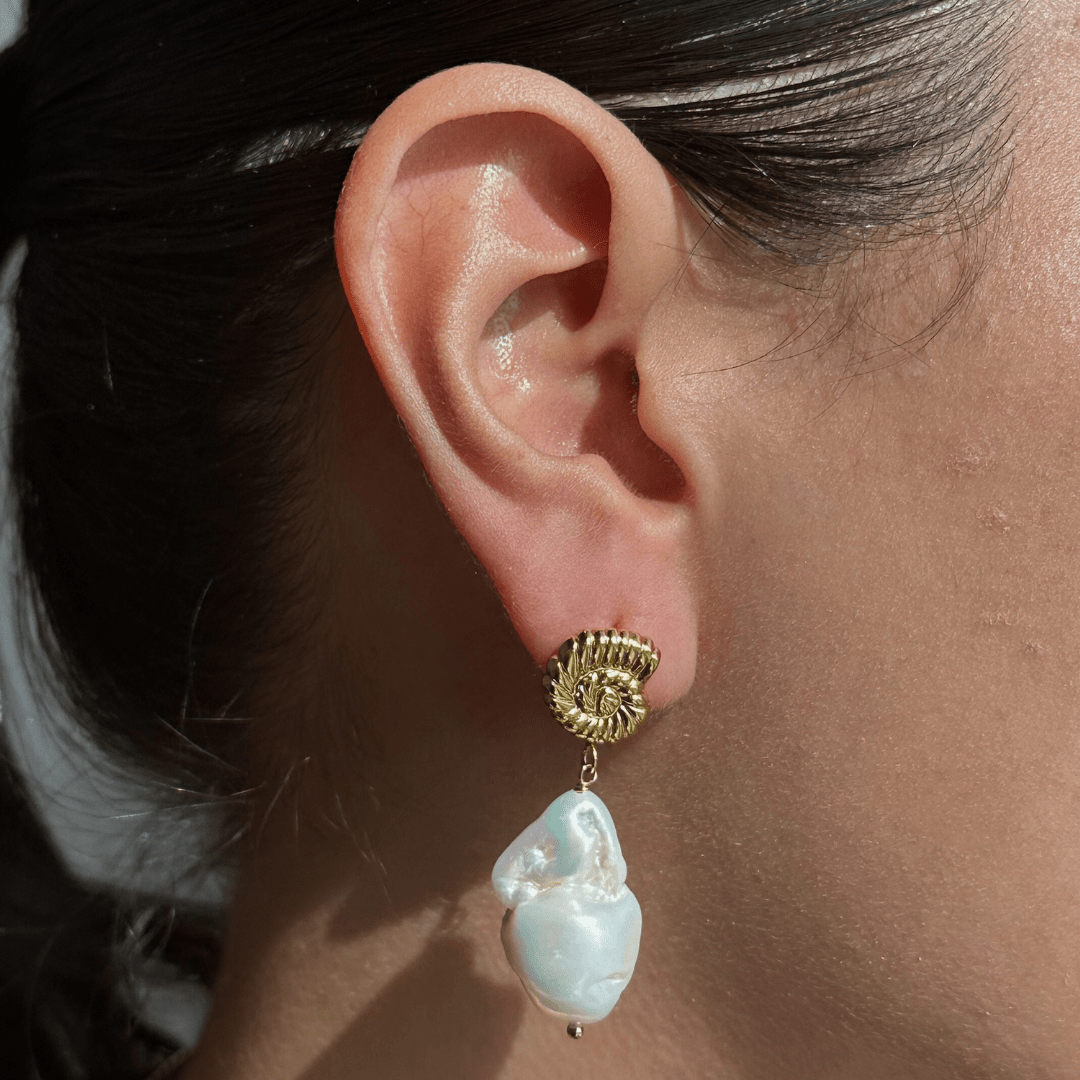 BAROQUE SHELL EARRINGS - ARETES - Malandra Jewelry - TA2030